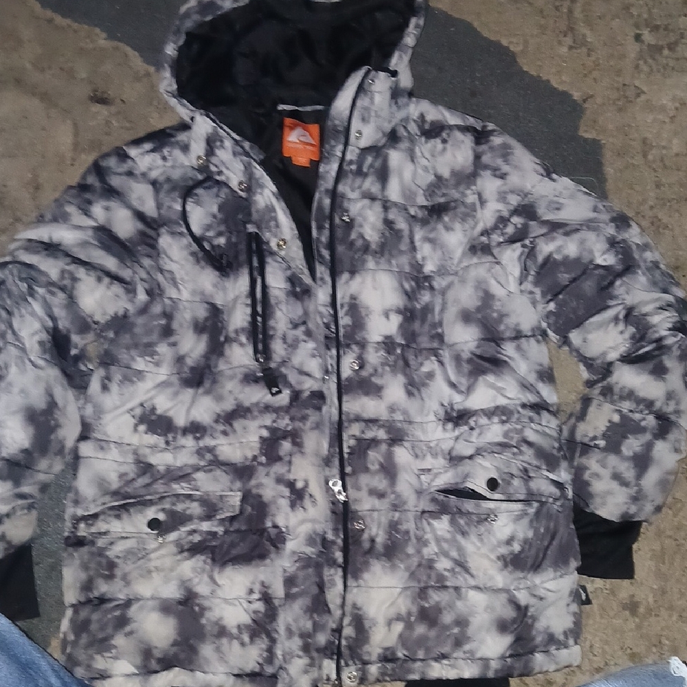 Ozark Trail Men's Black and White Tie-Dye Puffer Jacket with Hood